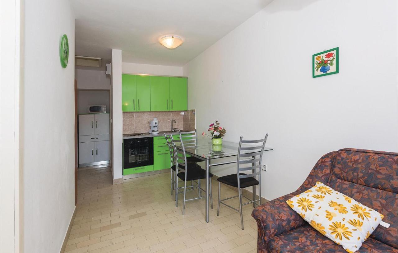 Beautiful Apartment In Rogoznica With Wifi Екстер'єр фото