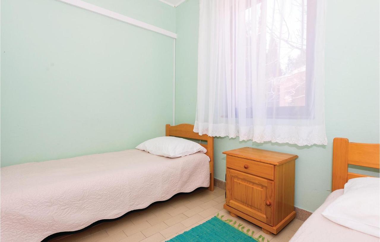 Beautiful Apartment In Rogoznica With Wifi Екстер'єр фото