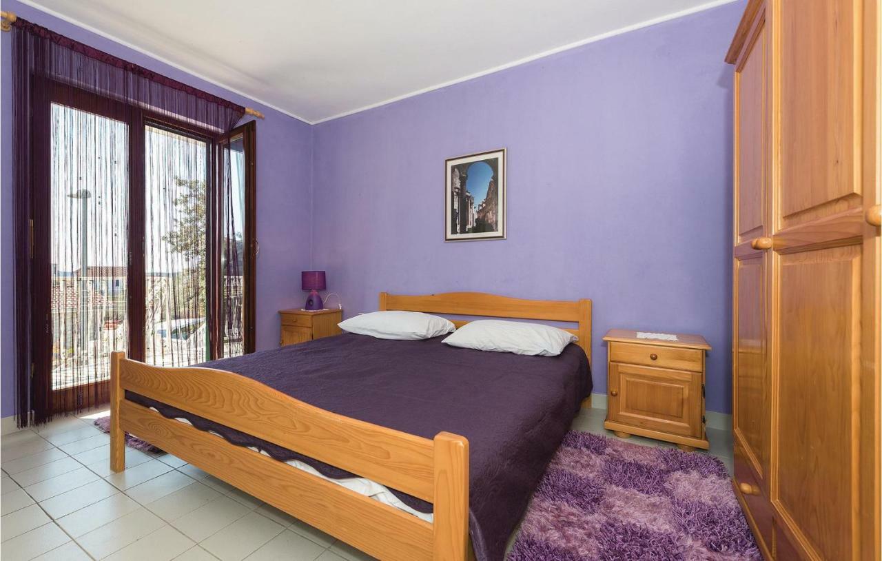 Beautiful Apartment In Rogoznica With Wifi Екстер'єр фото